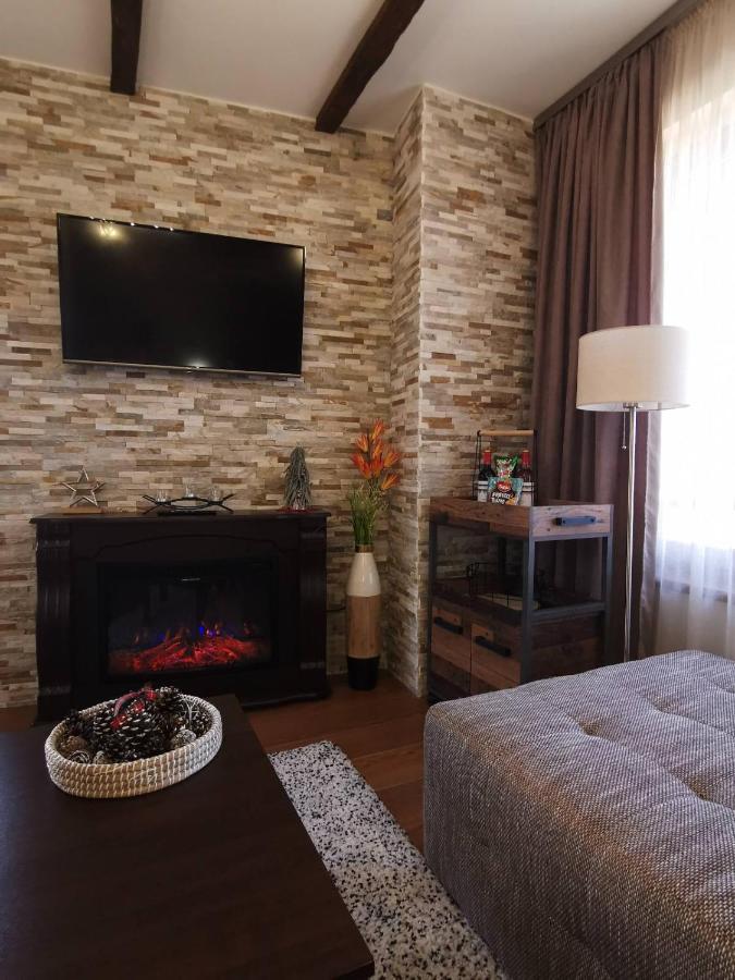 Cedar 42 Apartment